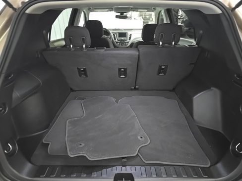 Used 2019 Chevrolet Equinox LS w/ LS Convenience Package image 7