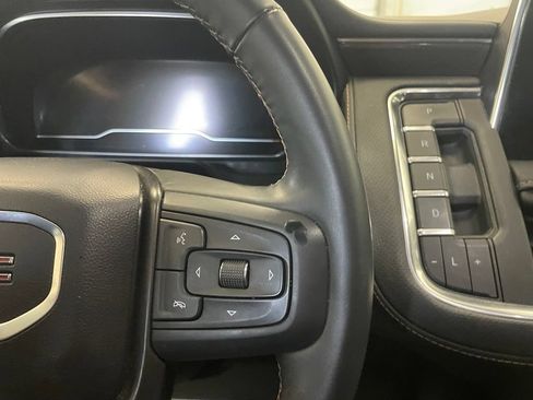 Used 2024 GMC Yukon XL AT4 w/ Technology Package AWD/4WD image 14