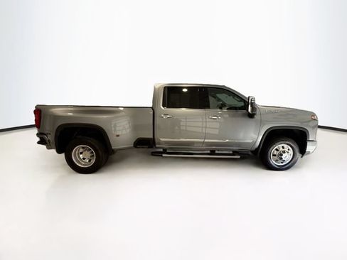 Used 2025 Chevrolet Silverado 3500 High Country w/ High Country Premium Package AWD/4WD image 7