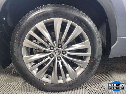 Used 2021 Toyota Highlander Platinum image 29