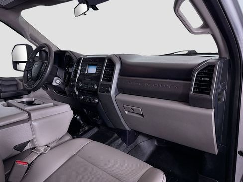 Used 2017 Ford F250 XL w/ Power Equipment Group AWD/4WD image 26