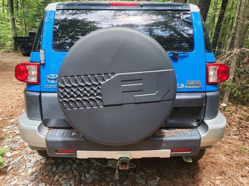 Used 2007 Toyota FJ Cruiser 4WD image 2