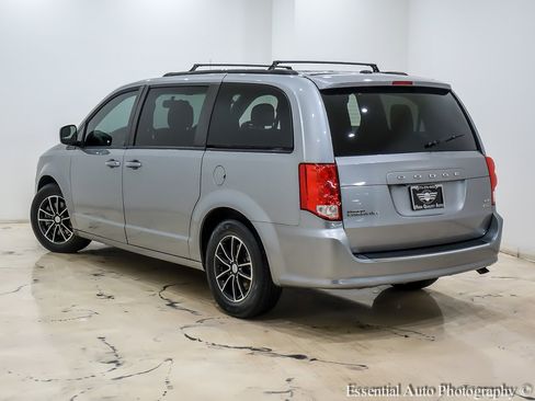 Used 2018 Dodge Grand Caravan GT image 9