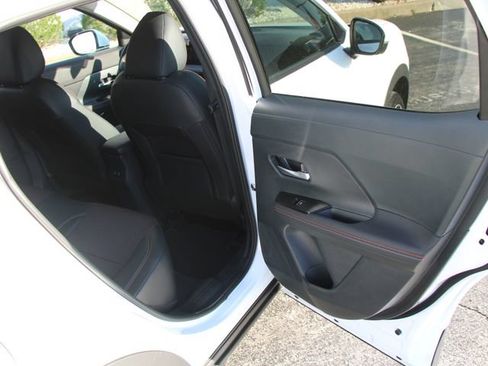 Used 2025 Nissan Kicks SR FWD image 29