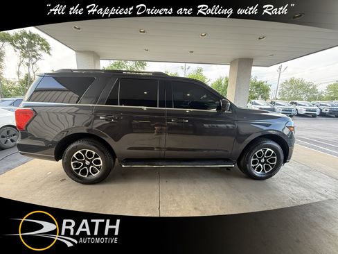 Used 2022 Ford Expedition XLT AWD/4WD image 10