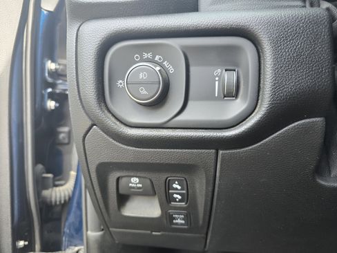 Used 2021 RAM 1500 Big Horn image 13