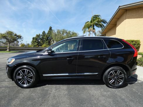 Used 2017 Volvo XC60 T5 Dynamic w/ Preferred Option Package image 14