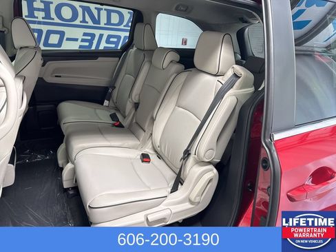 New 2026 Honda Odyssey Touring image 14