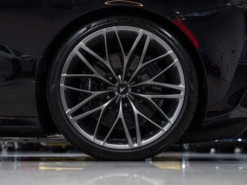 Used 2021 McLaren GT image 13