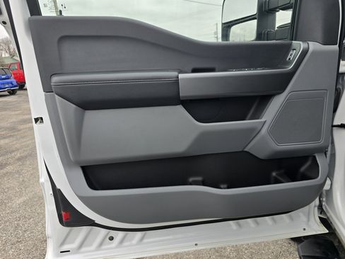 Used 2025 Ford F350 XLT image 17