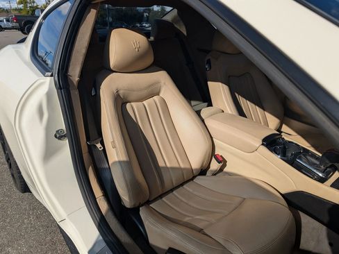 Used 2011 Maserati GranTurismo S image 23