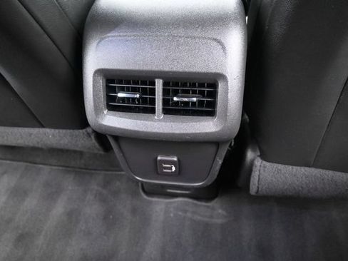 Used 2023 Chevrolet Equinox Premier FWD image 10