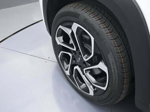 Used 2026 Chevrolet Trax RS w/ Sunroof Package FWD image 30