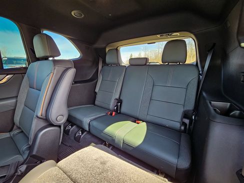 New 2026 GMC Acadia AT4 w/ LPO, Floor Liner Package AWD/4WD image 34