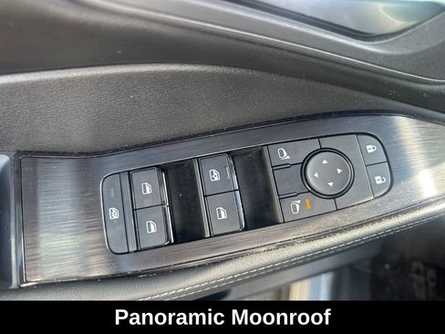 Used 2025 Nissan Rogue SV w/ SV Premium Package AWD/4WD image 12