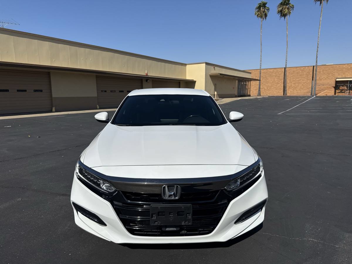 Used 2018 Honda Accord Sport image 2
