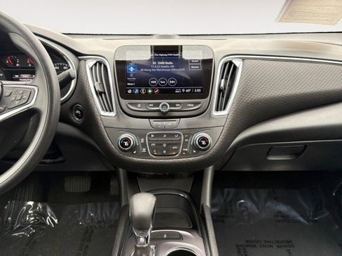 Used 2021 Chevrolet Malibu LT image 8