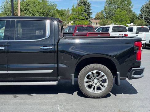 Used 2023 Chevrolet Silverado 1500 High Country w/ Technology Package AWD/4WD image 5