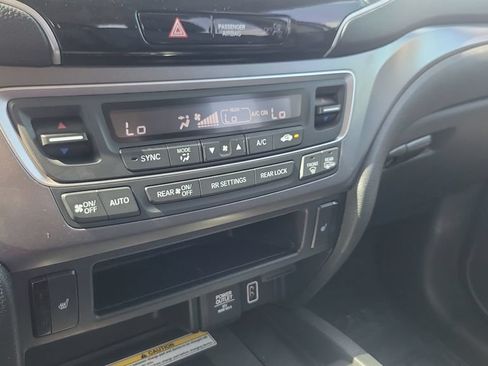 Used 2021 Honda Pilot Special Edition image 18