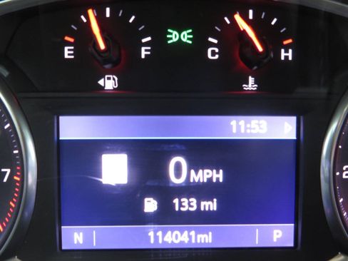 Used 2020 Chevrolet Blazer LT w/ Sound & Technology Package FWD image 18