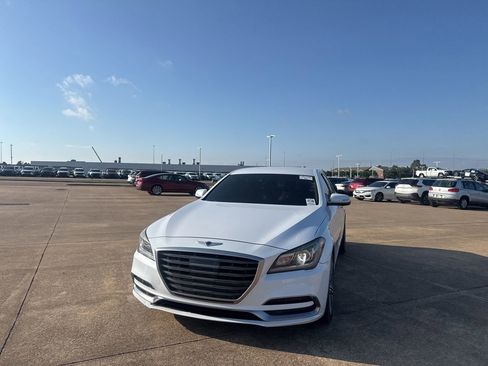 Used 2019 Genesis G80 3.8 RWD image 6