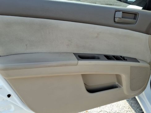 Used 2012 Nissan Sentra 2.0 FWD image 11