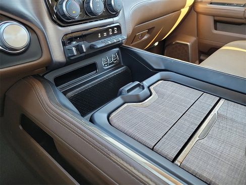 Used 2022 RAM 2500 Limited image 25