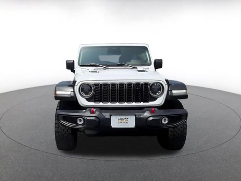 Used 2025 Jeep Wrangler Unlimited Rubicon AWD/4WD image 3