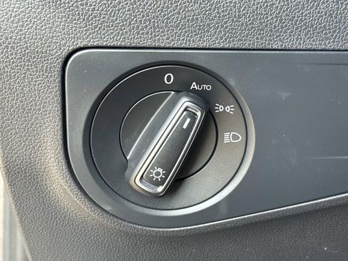 Used 2022 Volkswagen Tiguan SE R-Line image 46