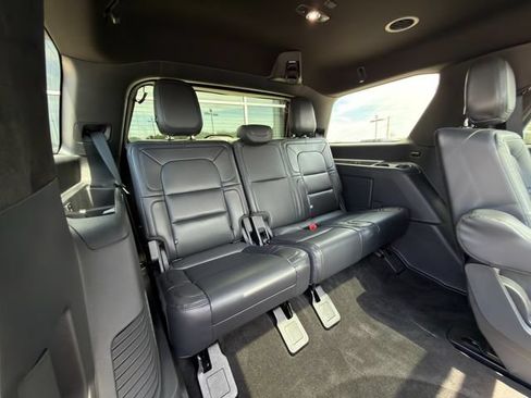 Used 2024 Lincoln Navigator Premiere AWD/4WD image 12