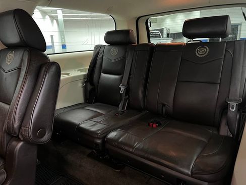Used 2013 Cadillac Escalade ESV Platinum AWD/4WD image 14