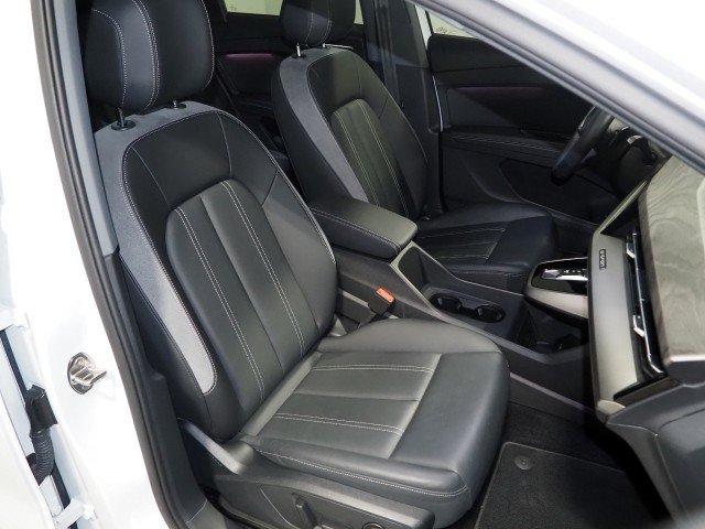 Used 2023 Audi Q4 e-tron Premium Plus w/ Premium Plus RWD image 2