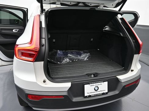 Used 2021 Volvo XC40 T5 Momentum w/ Protection Package Premier AWD/4WD image 16