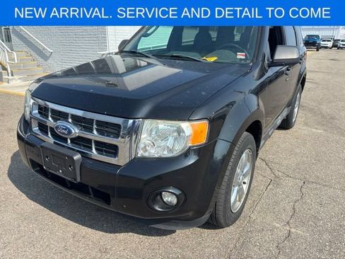 Used 2011 Ford Escape XLT w/ Canadian Winter Pkg FWD image 2