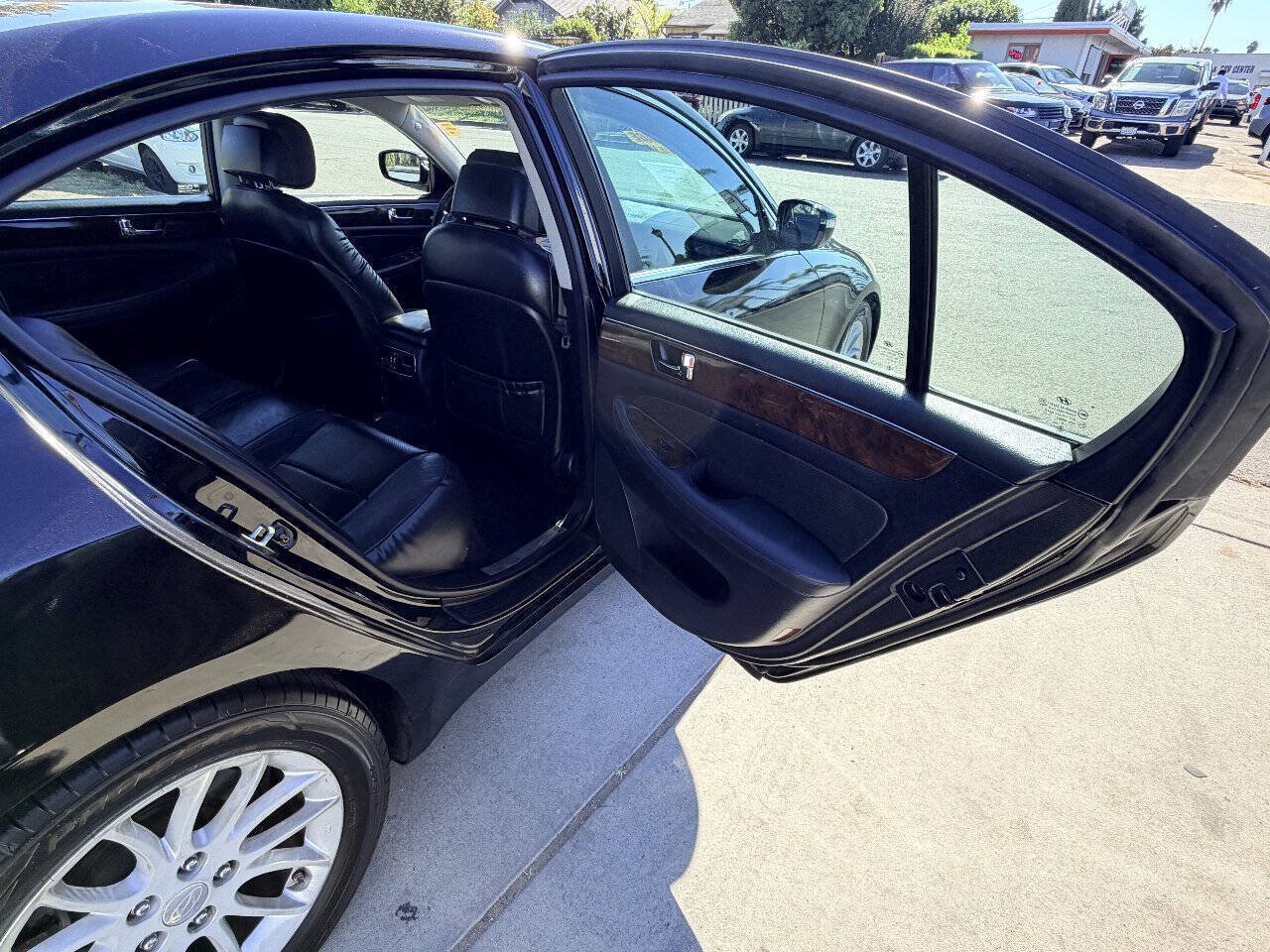Used 2009 Hyundai Genesis 3.8 RWD image 18