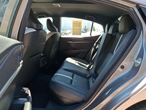 Used 2025 Toyota Camry SE FWD image 10