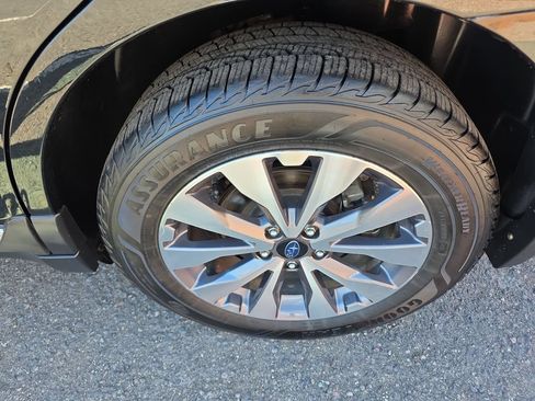 Used 2017 Subaru Outback 3.6R Touring AWD/4WD image 43