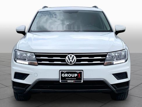 Used 2018 Volkswagen Tiguan SE w/ Panoramic Sunroof Package FWD image 4