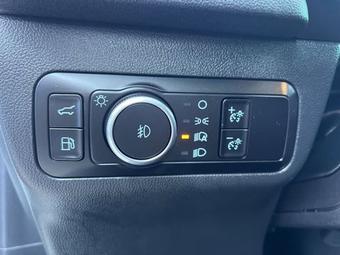 Used 2025 Ford Escape Platinum w/ Class II Trailer Tow Package image 28