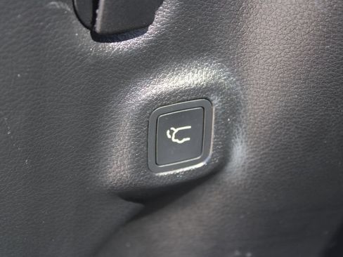 Used 2018 Jeep Compass Limited w/ Safe & Security Group AWD/4WD image 9