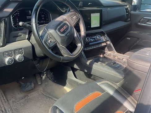 Used 2025 GMC Sierra 2500 AT4 AWD/4WD image 3