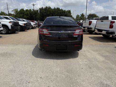 Used 2013 Ford Taurus Limited FWD image 38