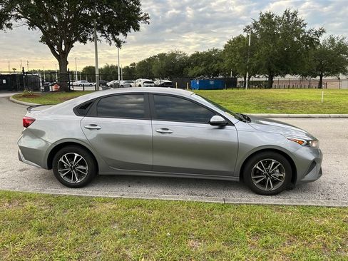 Used 2024 Kia Forte LXS FWD image 7