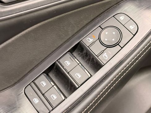 Certified 2025 Nissan Rogue SV FWD image 22