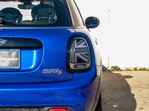 Used 2019 MINI Cooper S w/ Premium Package image 38