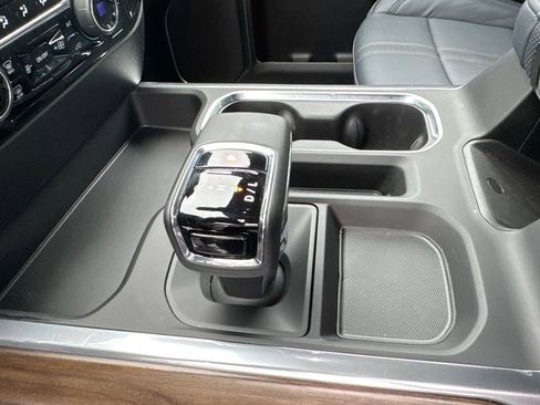 Used 2025 Chevrolet Silverado 1500 High Country w/ High Country Premium Package AWD/4WD image 23