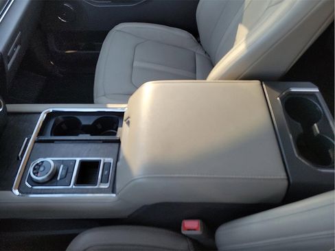 Used 2020 Ford Expedition Limited image 20