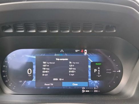 New 2026 Volvo XC90 T8 Plus w/ Protection Package Premier AWD/4WD image 8