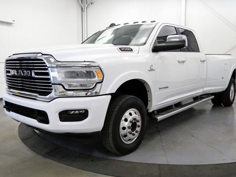 Used 2021 RAM 3500 Laramie w/ Max Tow Package AWD/4WD image 3