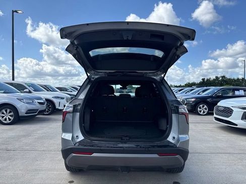 Used 2026 Chevrolet Equinox LT FWD image 9